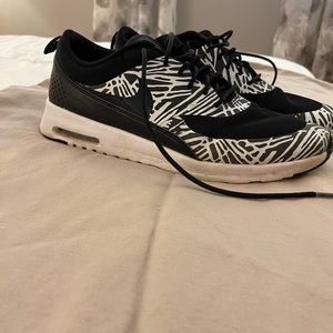 Women’s Nike air max thea